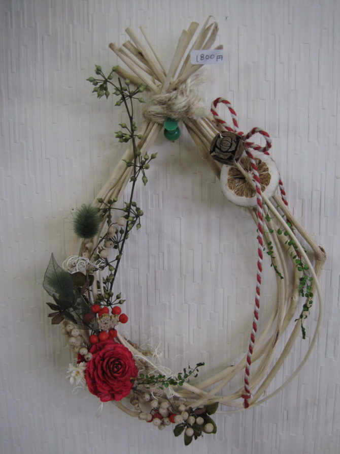 シックでシンプルなクリスマスリース