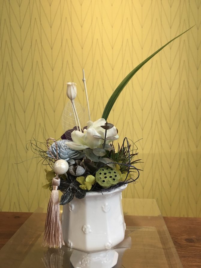 プリザーブドのお洒落な仏花